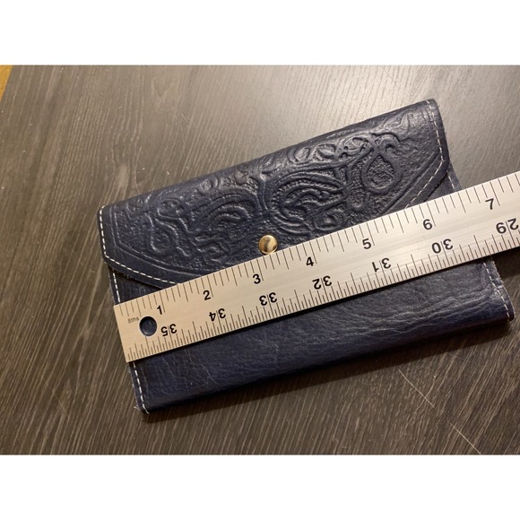 VTG Sandalwood Cowhide Brazil Tooled Navy Blue Leather Trifold Wallet-7x4‎ - Picture 9 of 9